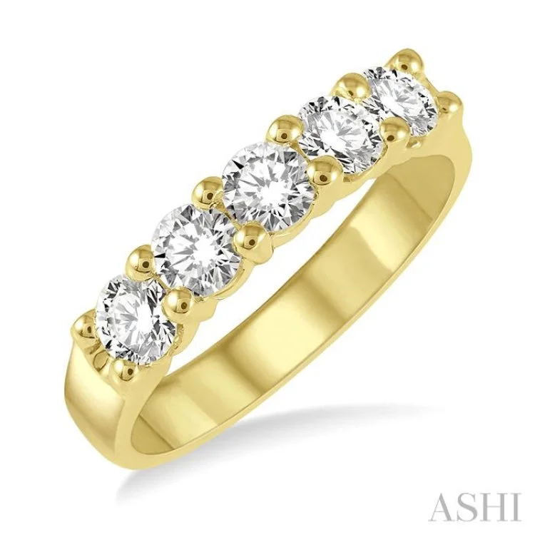 1 ctw 5Stones Round Cut Diamond Wedding Band in 14K Yellow Gold