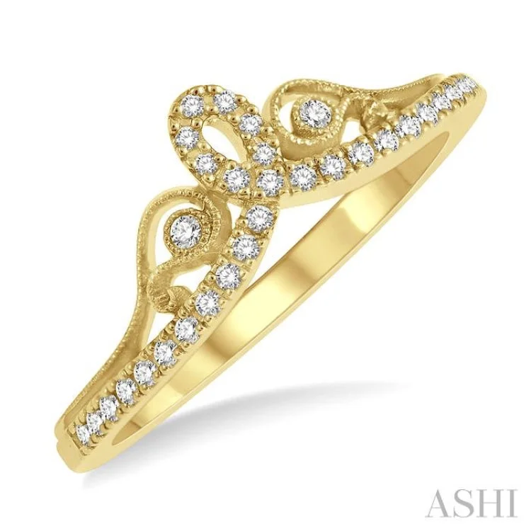 1/6 ctw Chevron Loop Cutwork Round Cut Diamond Wedding Band in 14K Yellow Gold