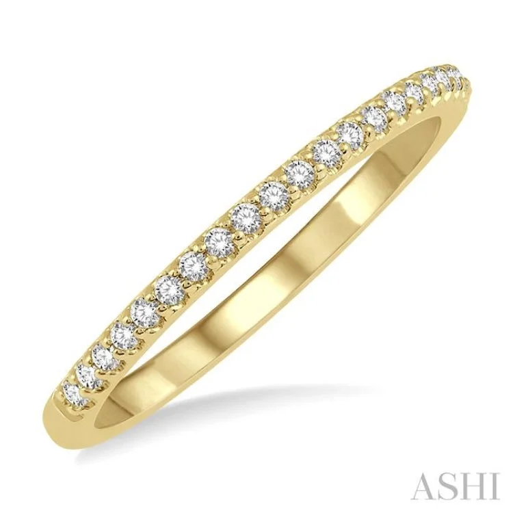 1/5 ct Round Cut Diamond Wedding Band in 14K Yellow Gold