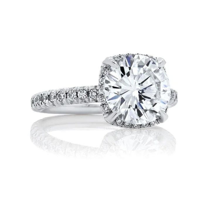 Lydia Round Brilliant cut Diamond Engagement Ring in Platinum