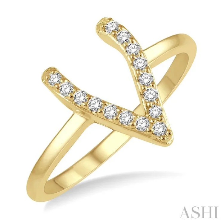 1/8 ctw Wishbone Round Cut Diamond Petite Ring in 10K Yellow Gold