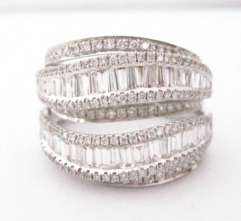 2.00 TCW Round & Baguette Diamonds Cocktail Ring Size 7 G VS2 18k White Gold