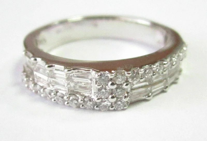 .90 TCW Natural Round & Baguette Diamonds Ring/Band Size 7 G VS2 18k White Gold