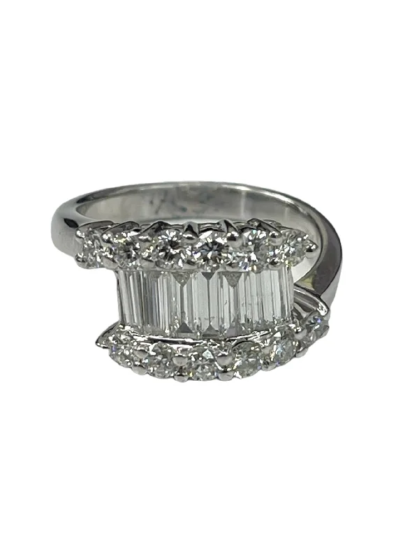 Baguettes and Round Charm Diamond Ring 18kt White Gold