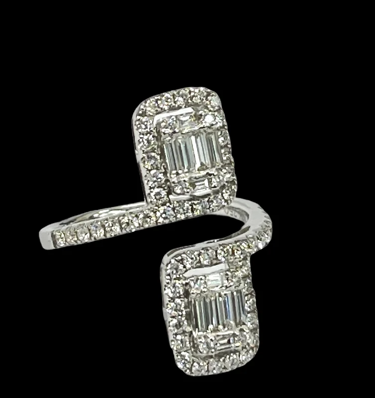 Double Diamond Ring Baguettes and Round Brilliants White Gold 18kt