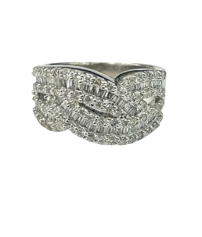 Wave Baguettes and Round Brilliant Diamond Ring White Gold 18kt